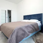 Apartment Forum *