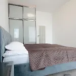 Apartment Forum *